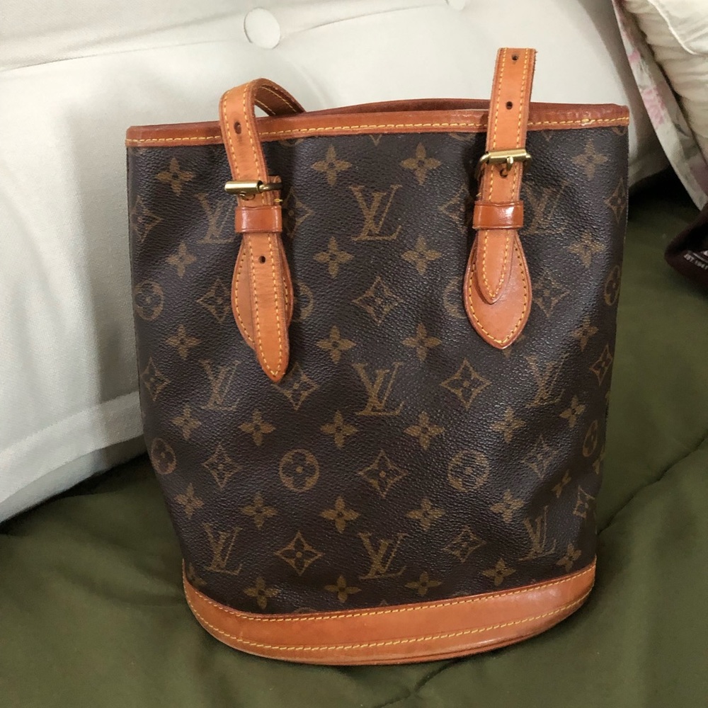 Louis Vuitton bucket bag authentic